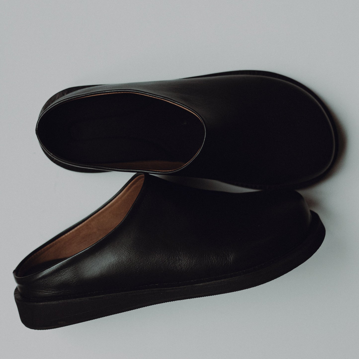 Sueco Fontana Mujer Cuero Negro