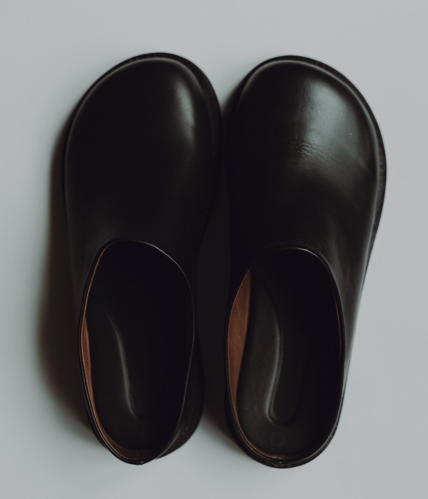 Sueco Fontana Mujer Cuero Negro