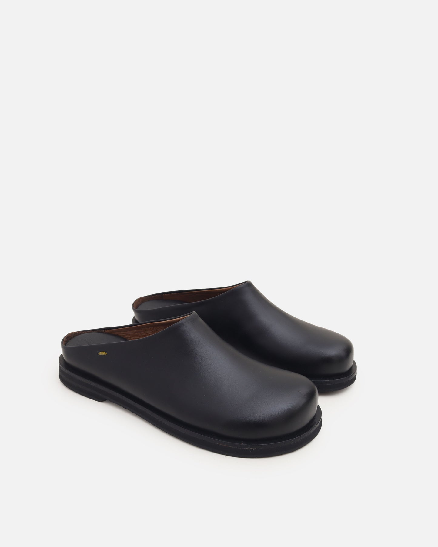 Sueco Fontana Cuero Negro