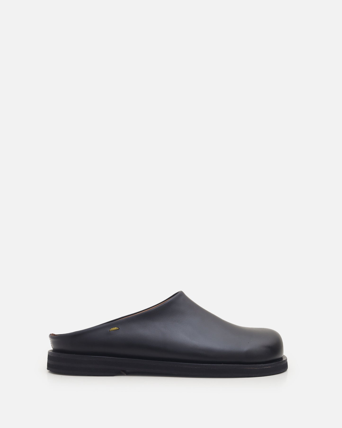 Sueco Fontana Cuero Negro